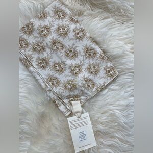 Decorative Floral Print Pillowcase - Cream and Gold